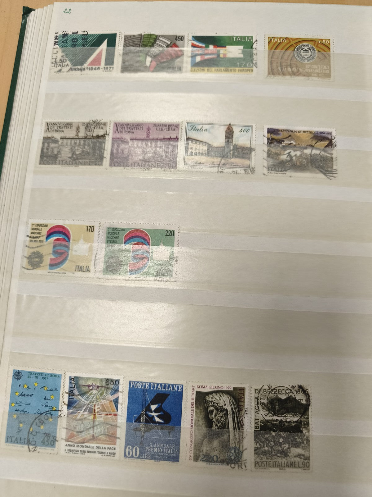 Lot de timbres Italie oblitérés, motifs variés, couleurs multiples (support non