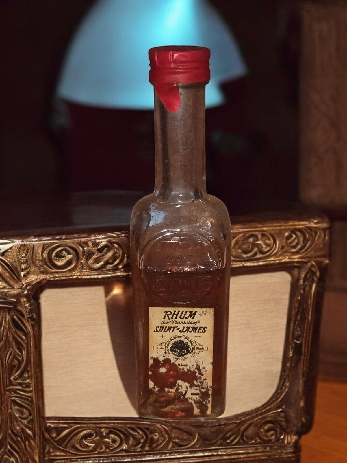 Mignonette vintage Rhum Saint James ancienne bouteille étiquette d?origine