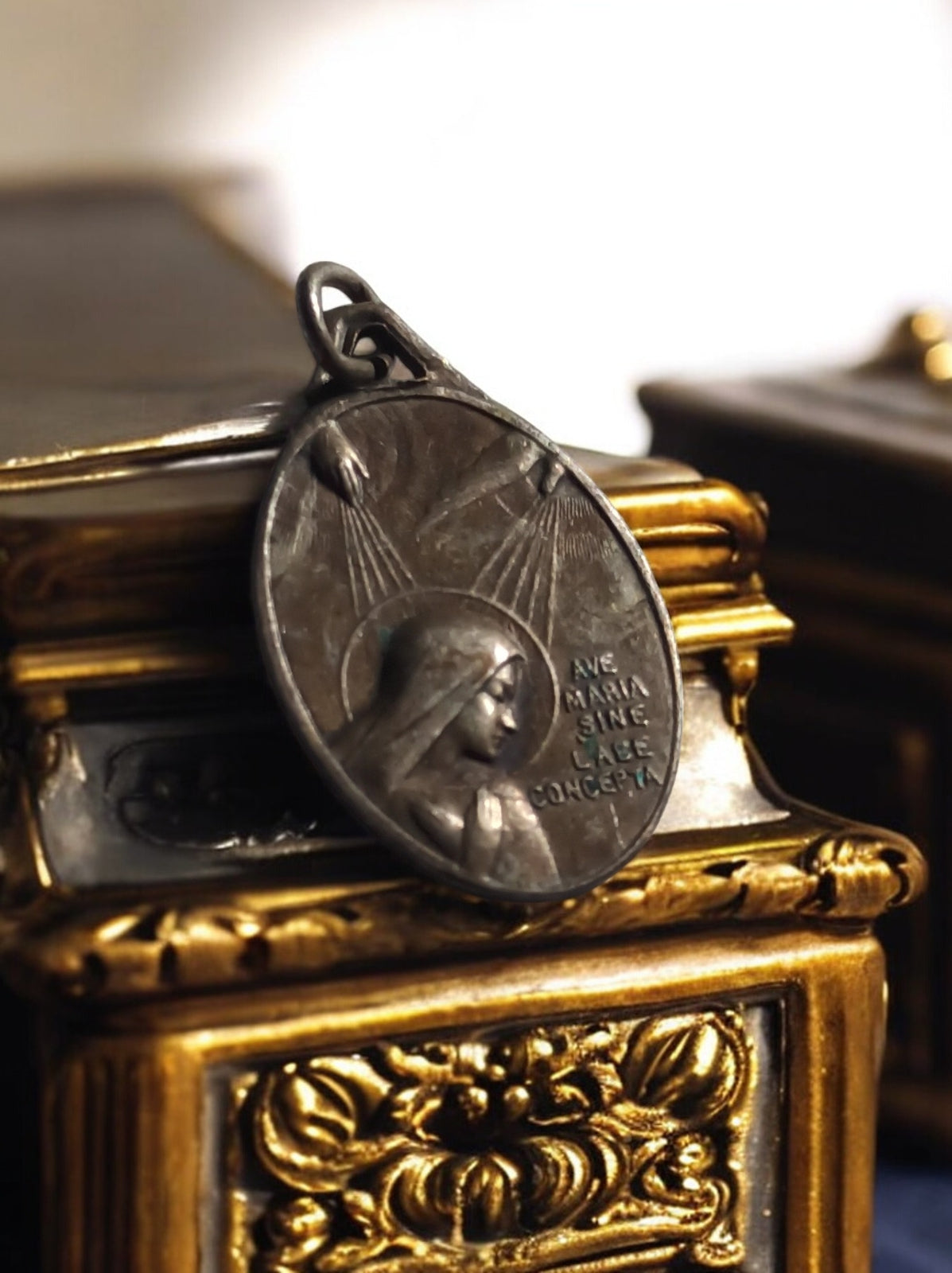 Médaille religieuse catholique vintage en métal