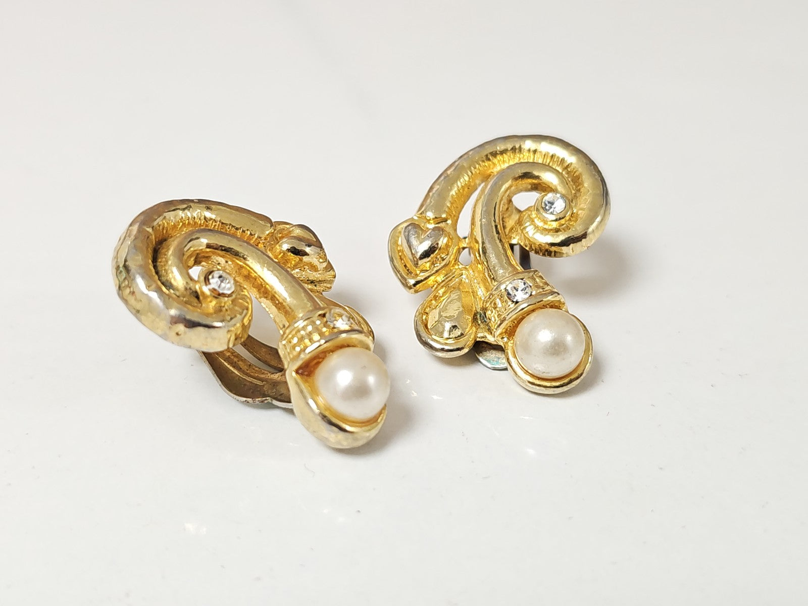 Paire de boucles d?oreilles vintage anciennes rétro, bijou ancien collection