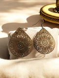 Boucles d’oreilles vintage dorées ajourées style 70s, création fantaisie unique
