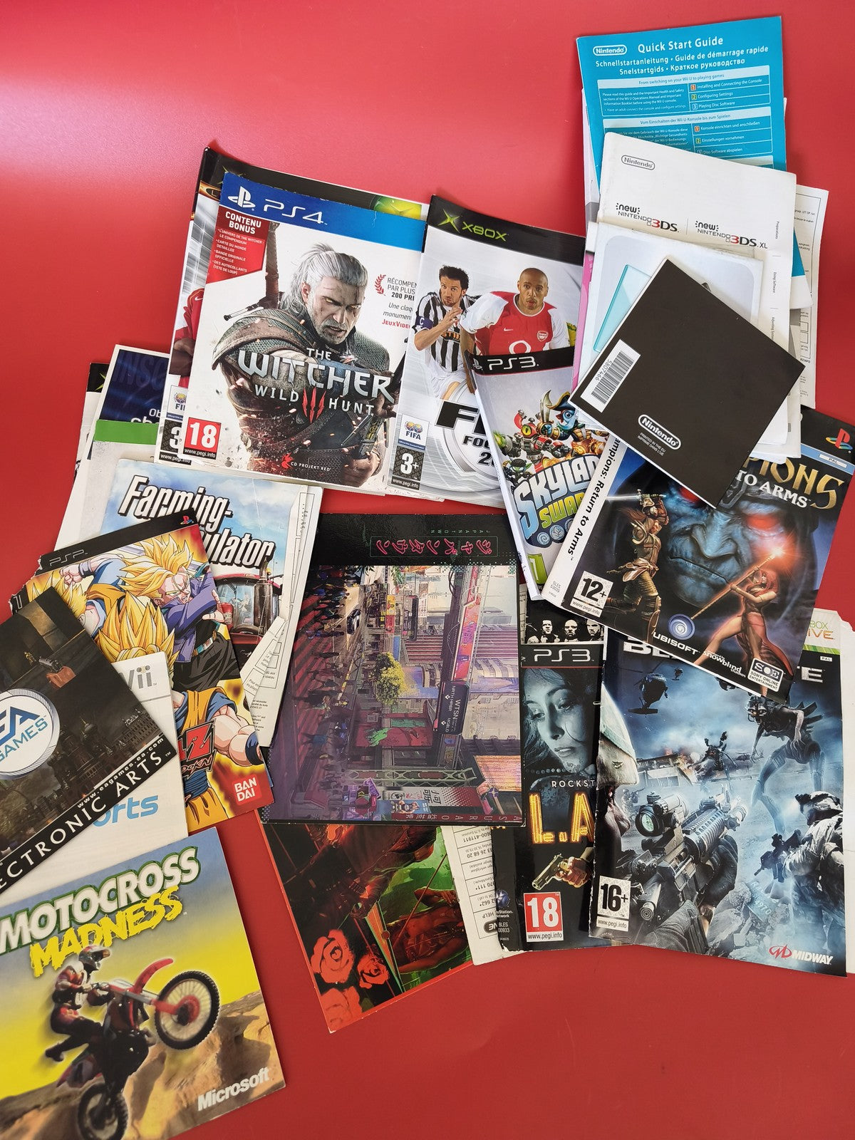 Lot de jaquettes jeux vidéo Playstation et Xbox, divers titres, emballage d'orig