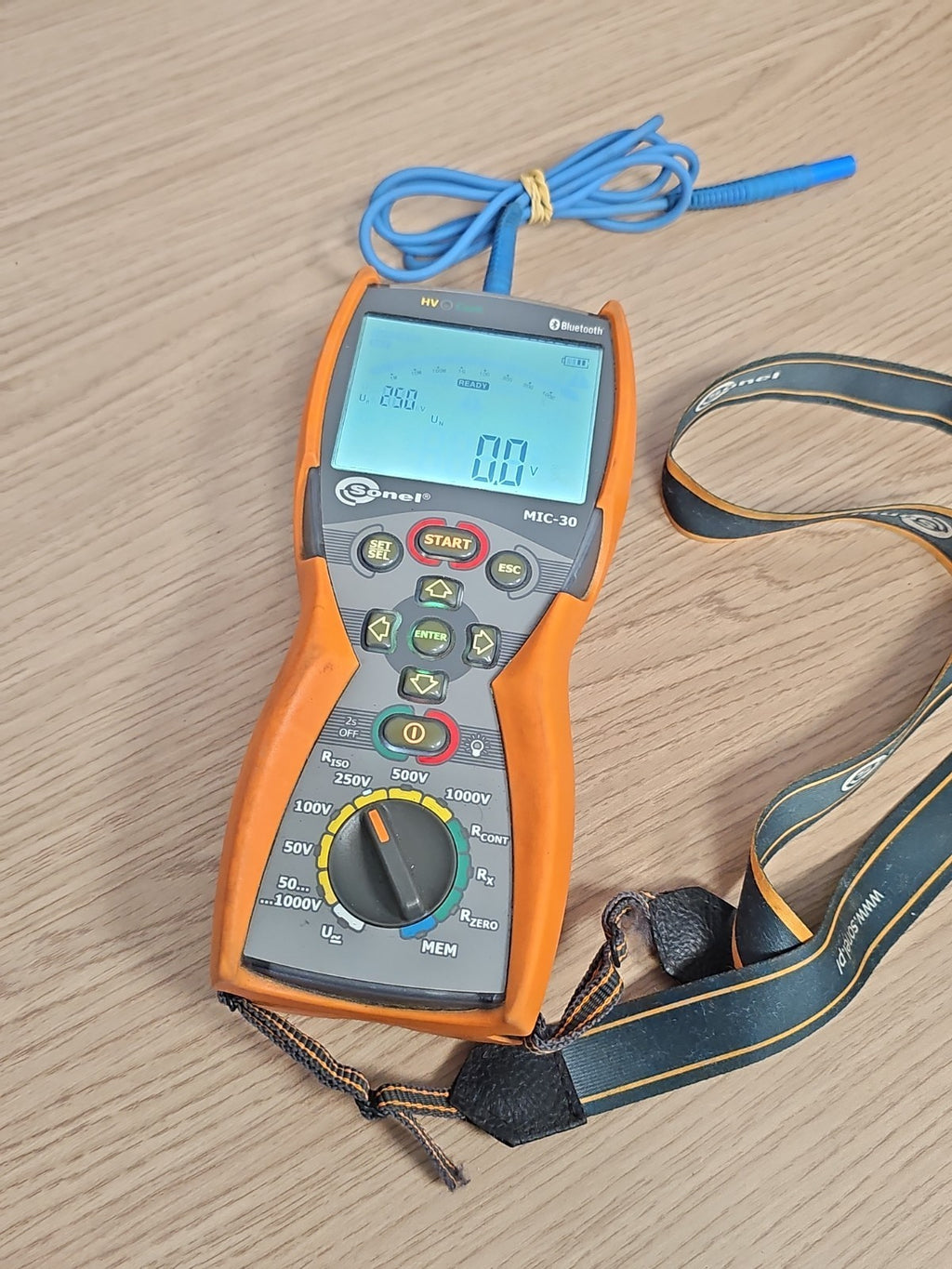Testeur d'isolation Sonel MIC-30 MegOhmMeter 1000V avec sangle