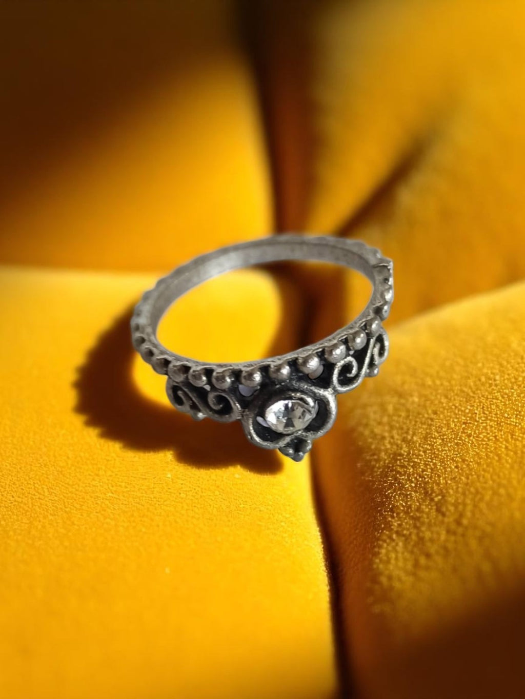 Bague vintage fantaisie argentée pierre claire taille 54 rétro baroque