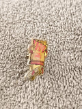 Pin's vintage SOREL skateur jaune rouge, badge ancien skateboard (Ref 3)