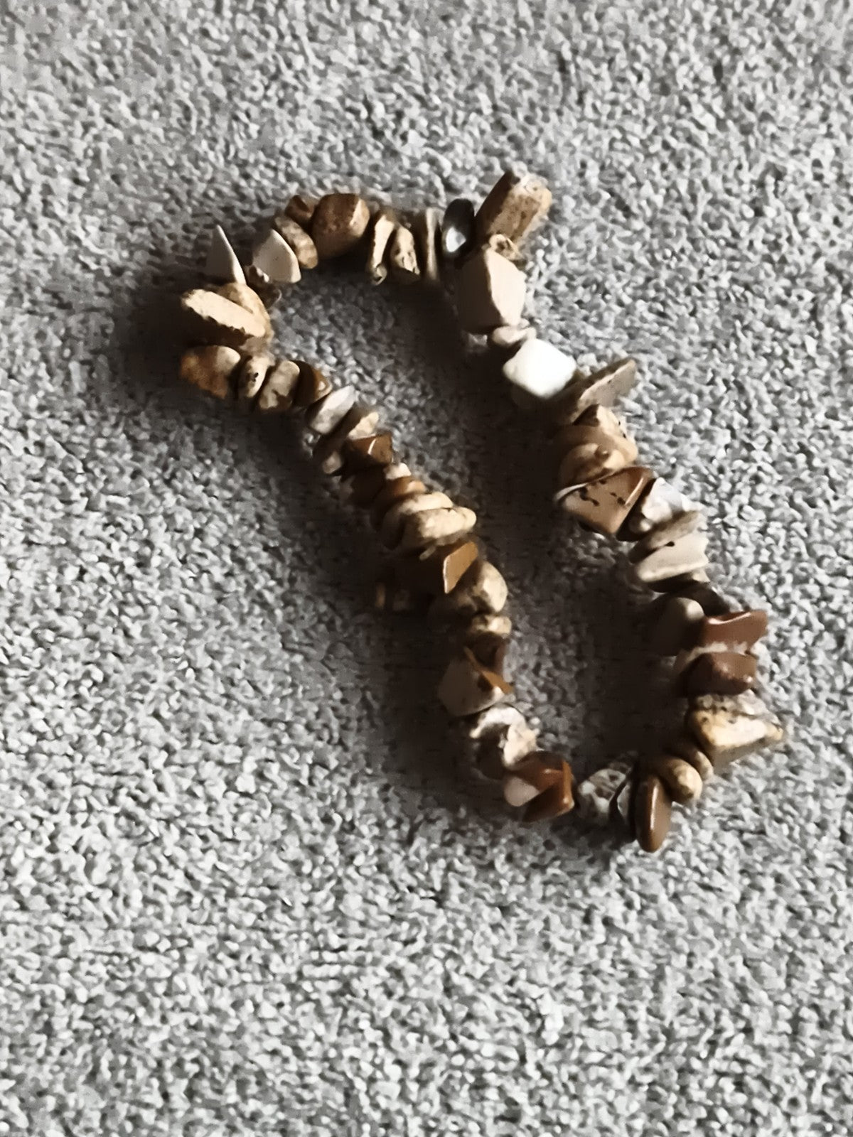 Bracelet pierres naturelles éclats marron beige, perles irrégulières, bijou fant