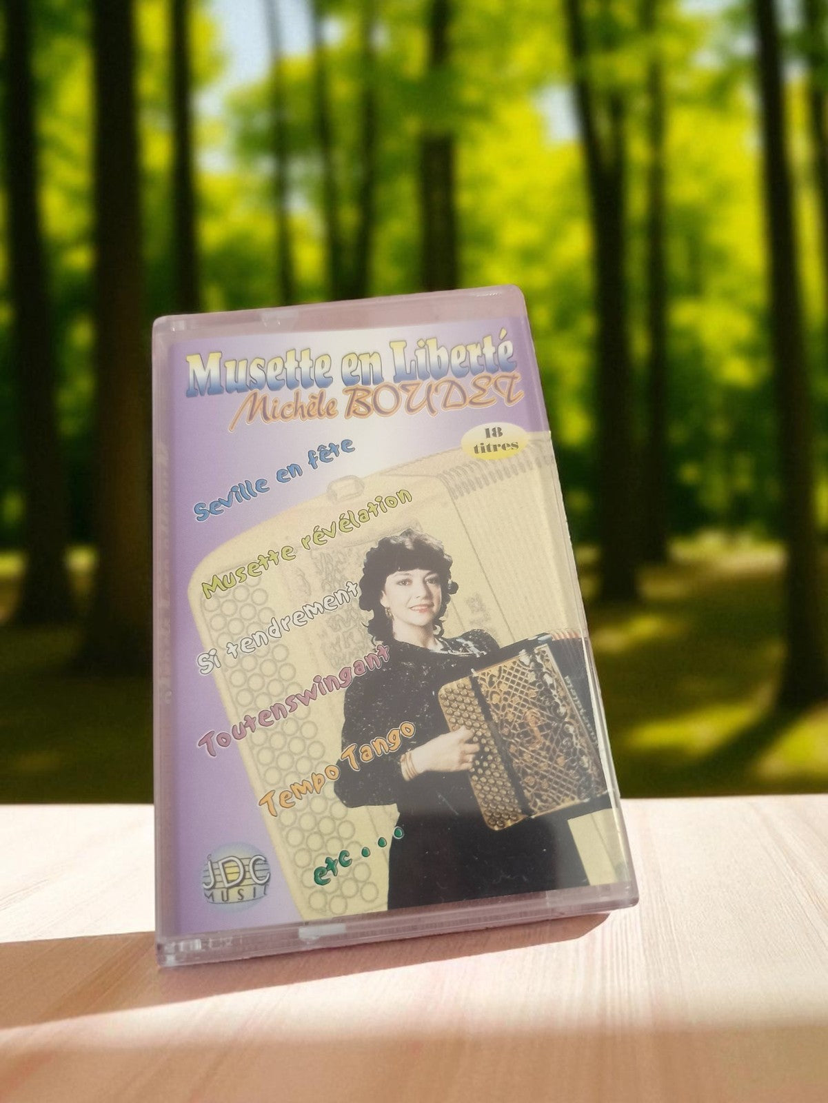 Cassette audio vintage Musette en Liberté Michèle Boudet rétro K7 JDG Music