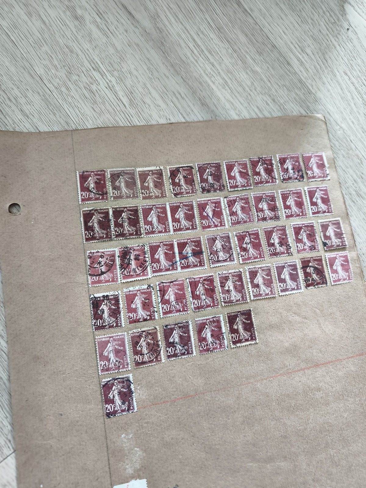 Gros lot timbres anciens Marianne 20c rouge sur planche philatélie étude