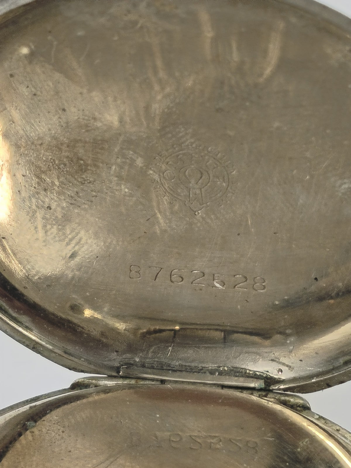 Montre de poche Omega métal argenté, cadran arabe, petite seconde à réviser
