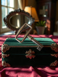 Petite clé ancienne vintage pour porte ou meuble de manoir collection déco