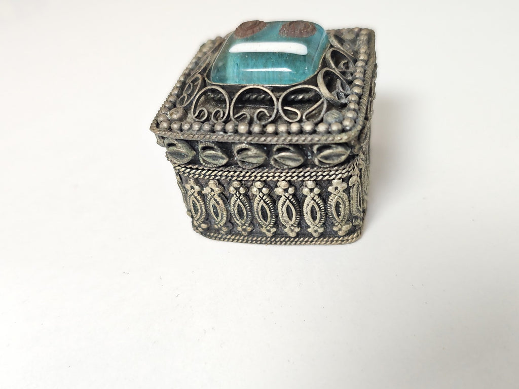 Ancienne boîte à bijoux berbère vintage marque Ancienne, objet de collection rar