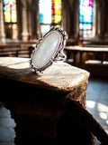 Bague vintage fantaisie ovale blanche, création unique, taille 57, style rétro