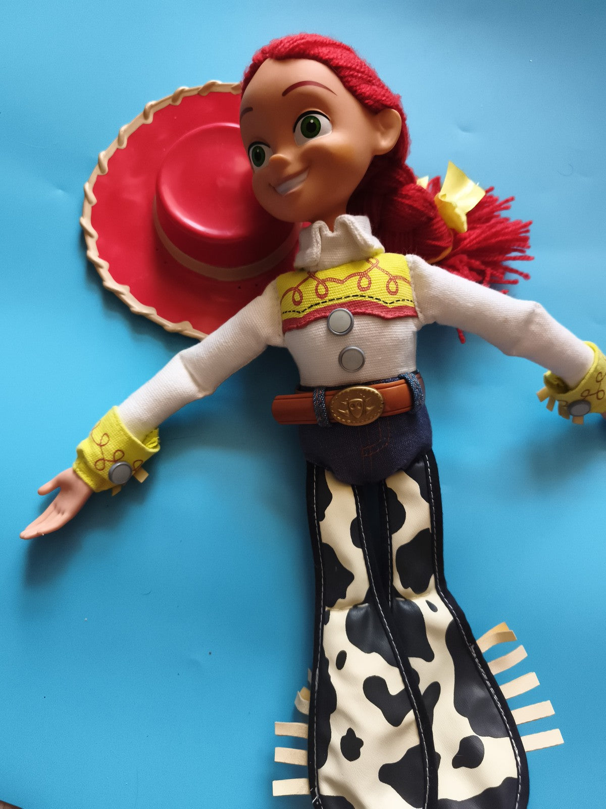 Poupée Jessy Toy Story chapeau rouge tresse, tenue cowgirl Disney