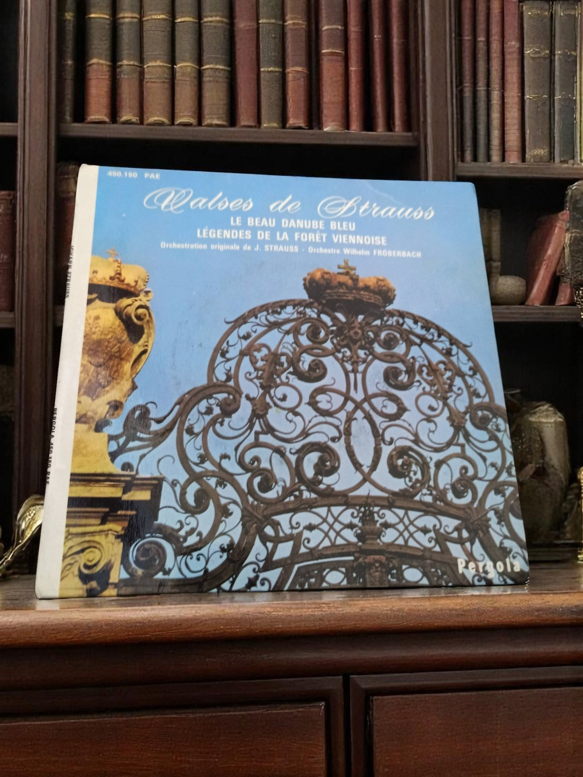 Vintage 45 RPM vinyl Strauss - Waltzes, The Blue Danube, baroque cover