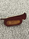 Pin's vintage tuba rouge doré, badge instrument musique (Ref 9)