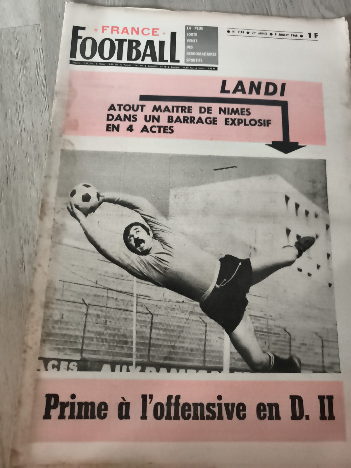 Ancien journal France Football 1968 Landi Nîmes D2 vintage sport