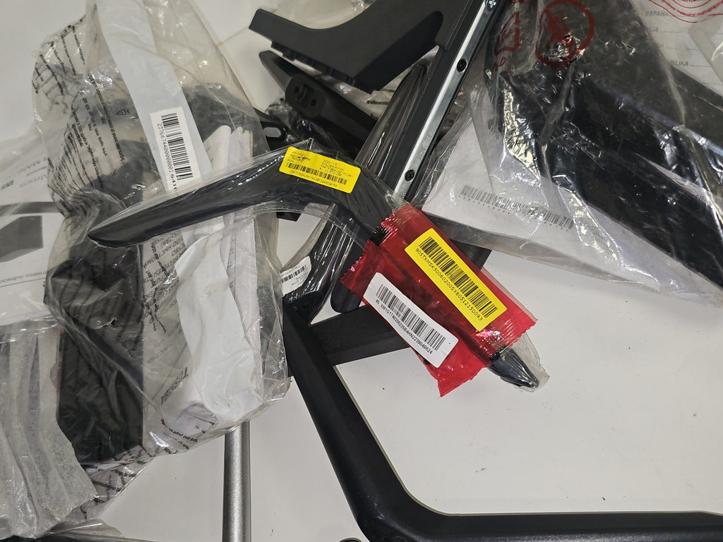 Lot supports muraux TV et écrans PC neufs, compatible Toshiba et autres marques