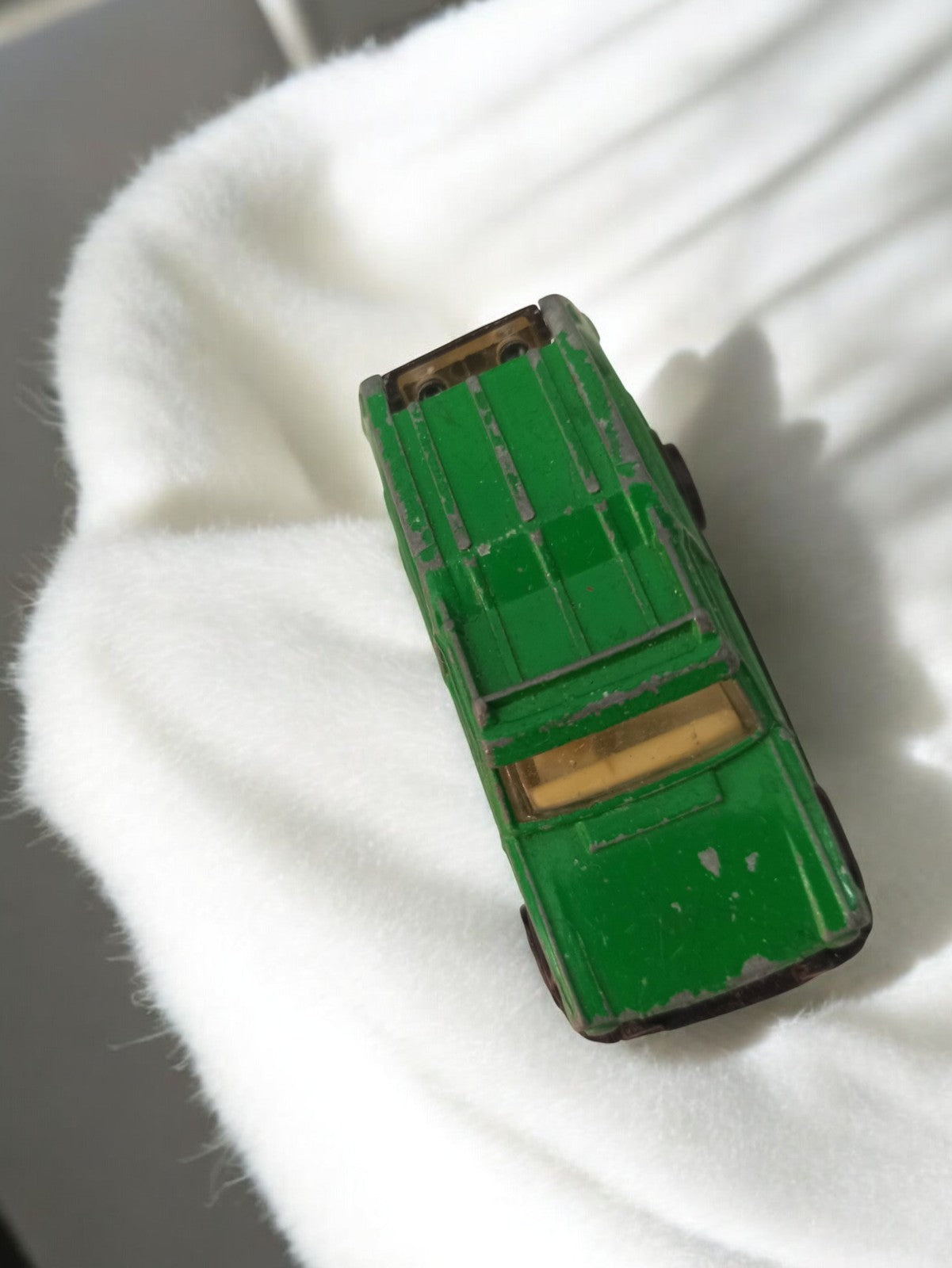 Voiture miniature vintage verte ancienne rétro métal moulé