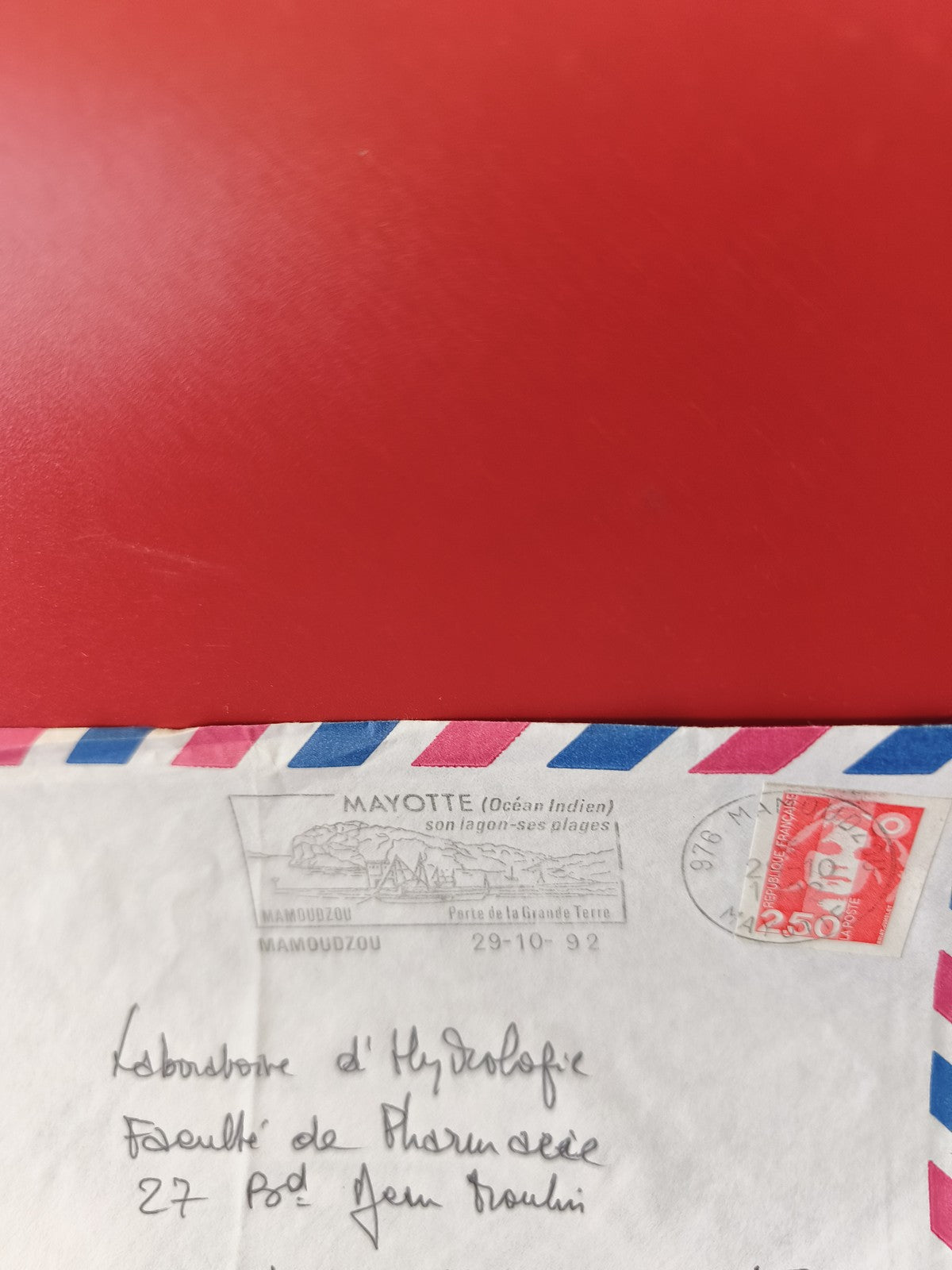 Enveloppe philatélie Mayotte affranchie, timbre rouge, bordures tricolores