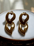 Paire de boucles d?oreilles vintage fantaisie dorées, design abstrait, ancien