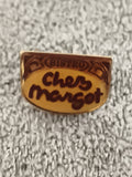 Pin's vintage bistrot Chez Margot émaillé badge rétro (Ref 5)