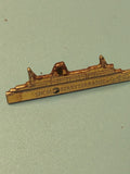 Pin's vintage SNCM Ferryterranée doré, forme paquebot, collection marine