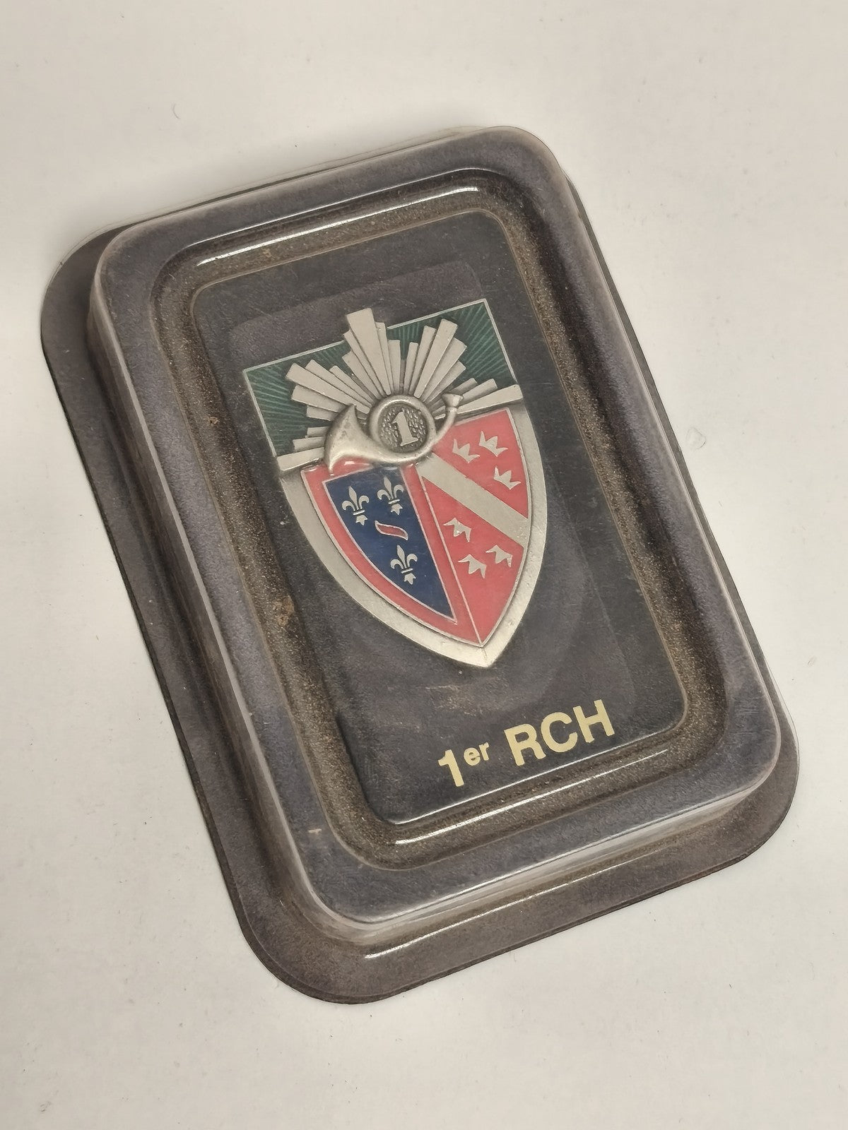 Médaille militaire 1er RCH vintage insigne émaillé blason armée française