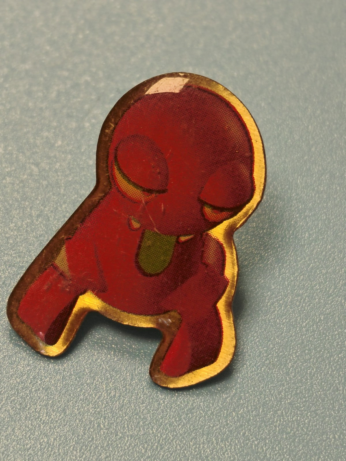 Vintage pin's Manitoba personnage rouge original badge collection rétro