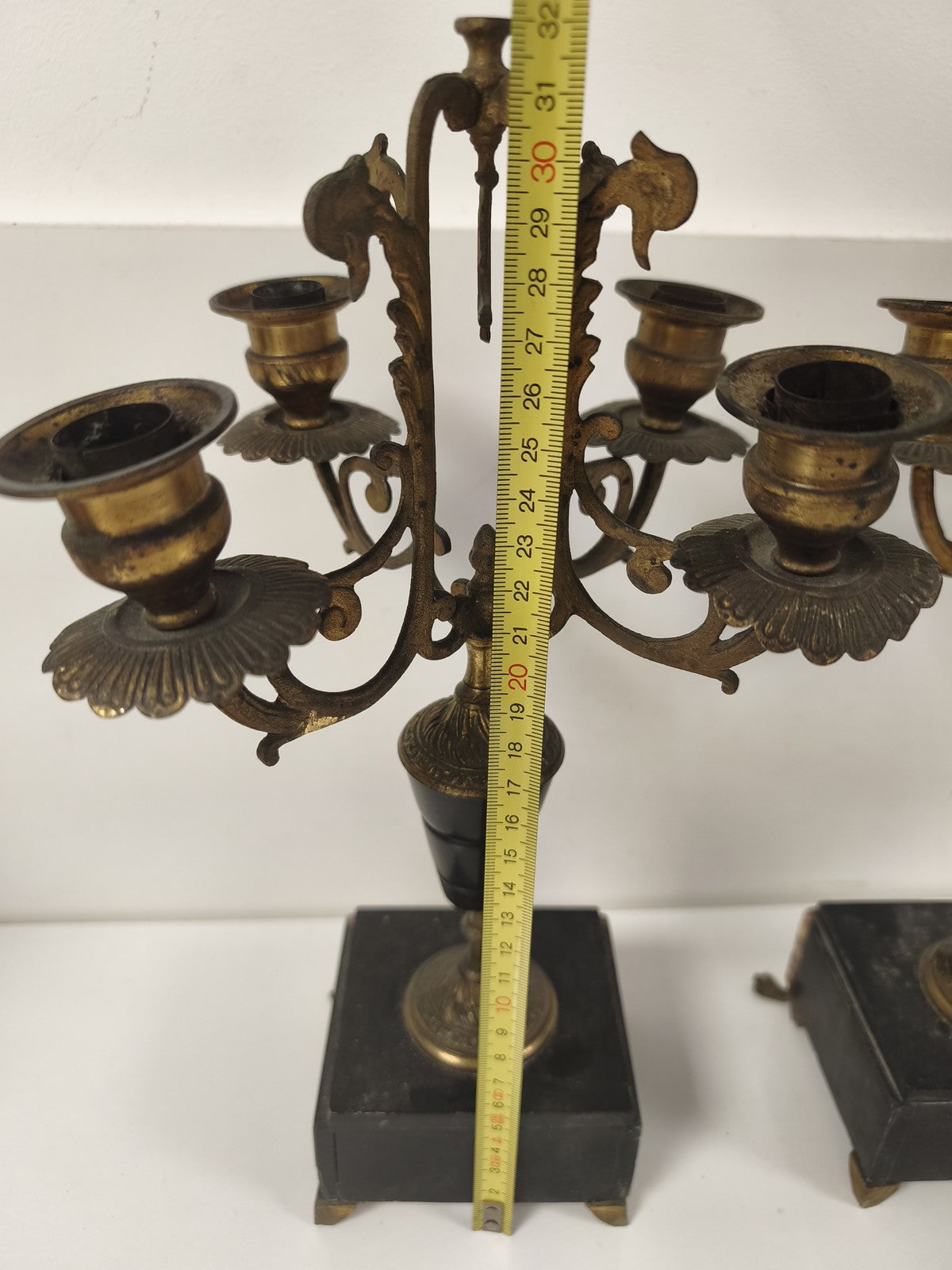 Paire chandeliers Napoléon III bronze doré marbre noir 4 feux volutes