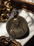 Médaille religieuse Sainte Marguerite, finition patinée, priez pour nous, occasi
