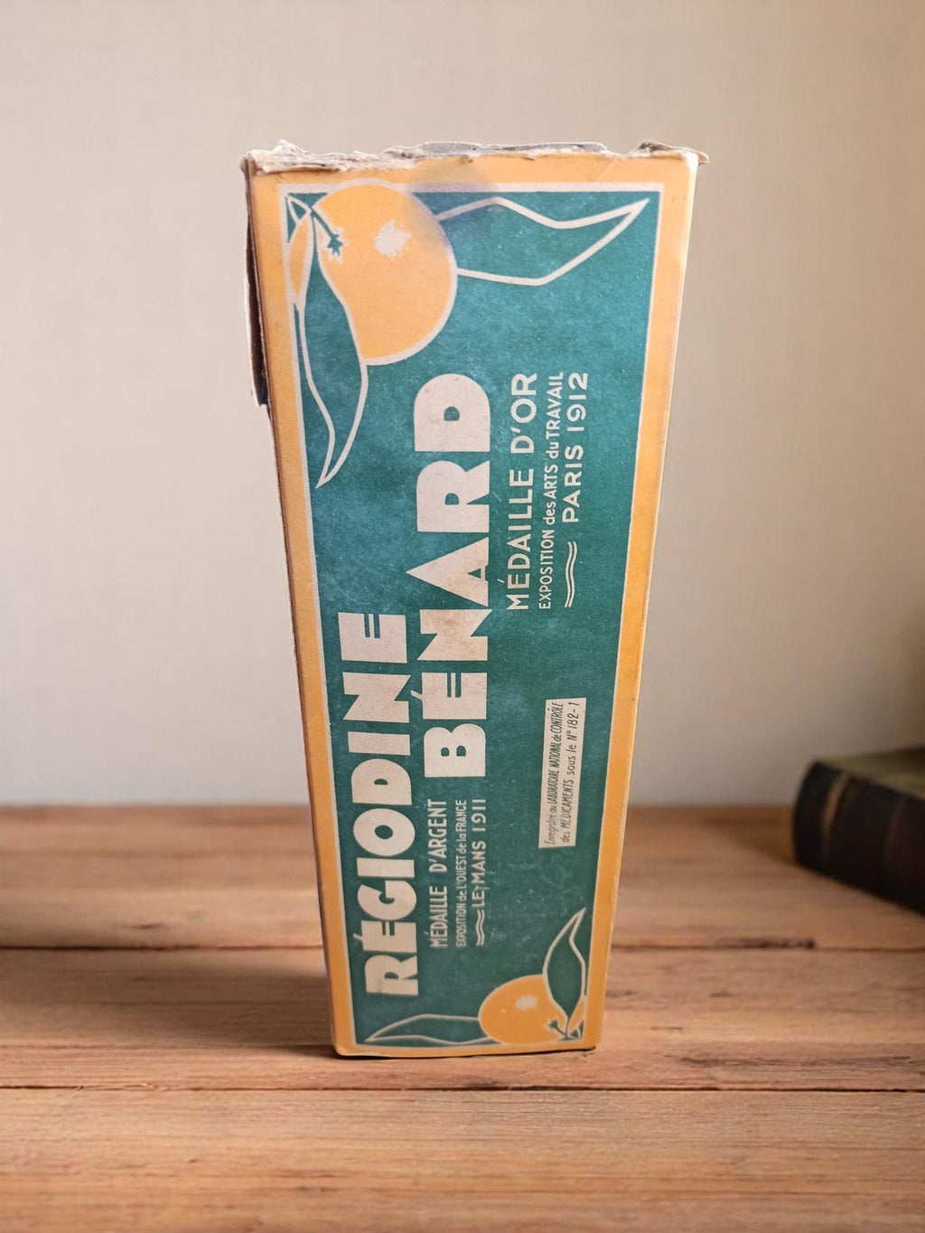 Bouteille ancienne Régiodine Benard avec boîte, années 40, vintage pharmacie