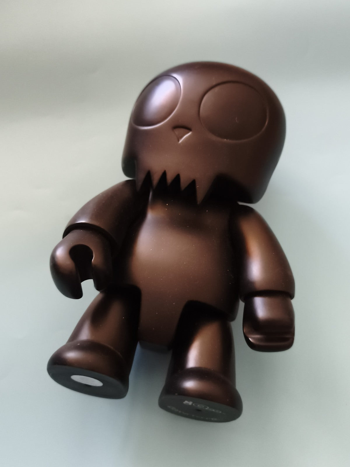 Figurine Toy2R Qee noire mate designer art toy urban vinyl