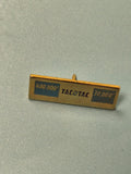Pin's vintage publicitaire TACOTAC rectangulaire bleu jaune ancien loterie