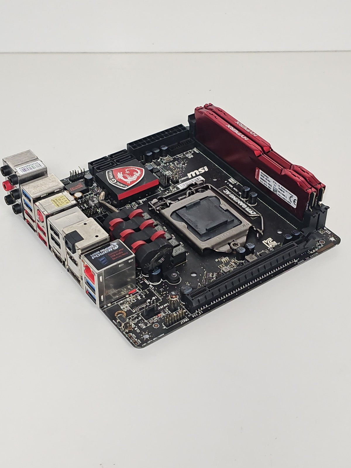Carte mère MSI Z97I Gaming AC avec 2 barrettes RAM Hyper MSI non testée DDR3