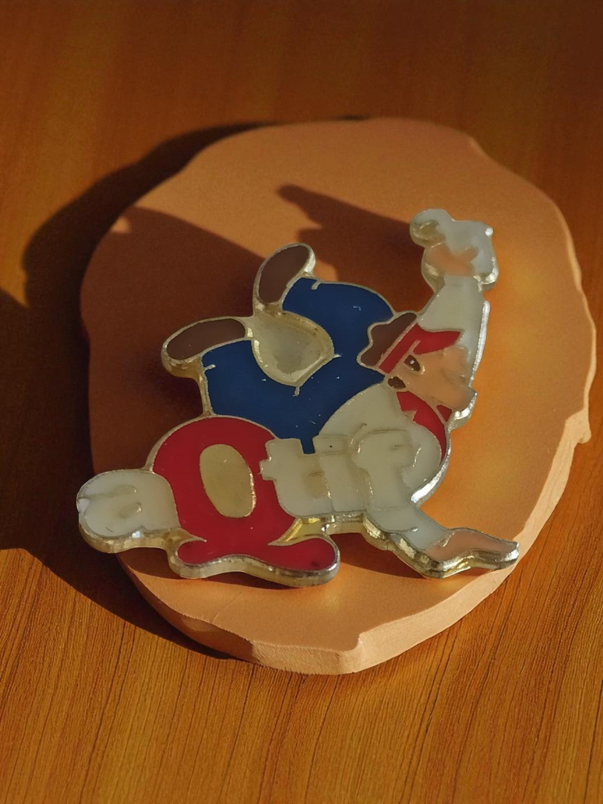 Pin's publicitaire vintage Qtip édition limitée émaillé personnage rare