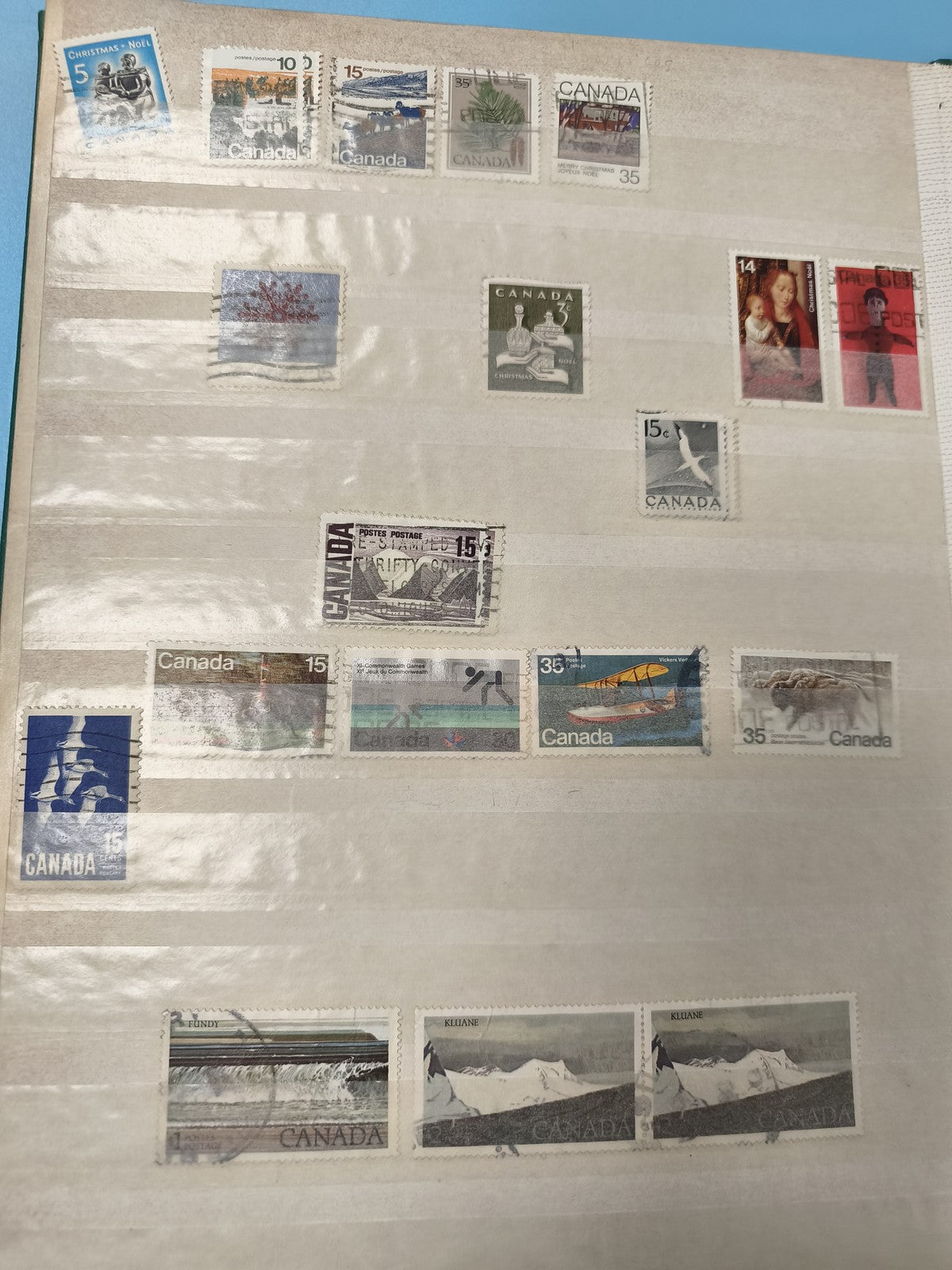 Lot ancien timbres oblitérés Canada collection vintage paysages animaux Noël