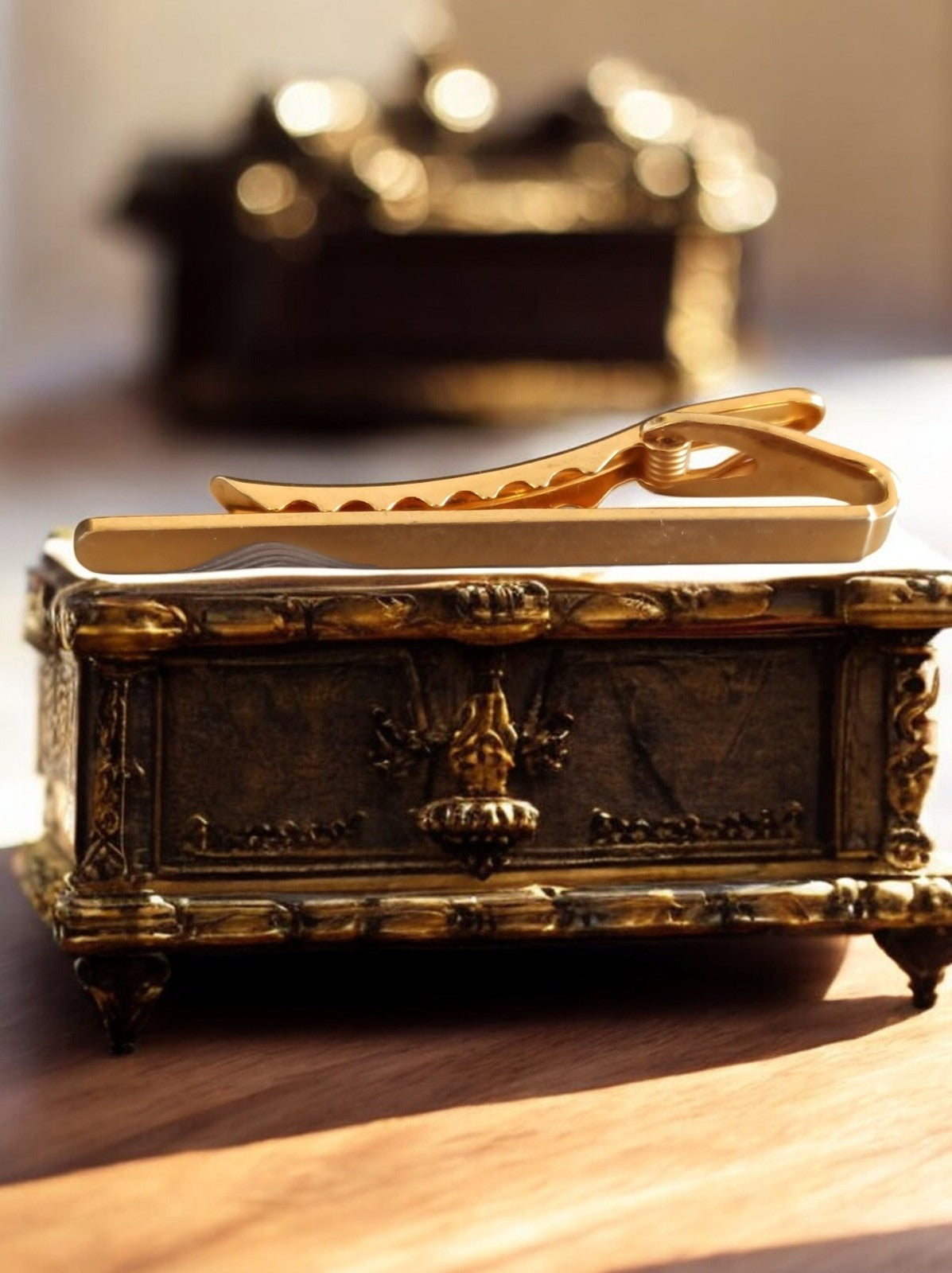 Pince à cravate vintage plaquée or, finition dorée, accessoire homme élégant