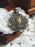 Médaille religieuse ancienne Vierge Marie, pendentif catholique, aspect bronze