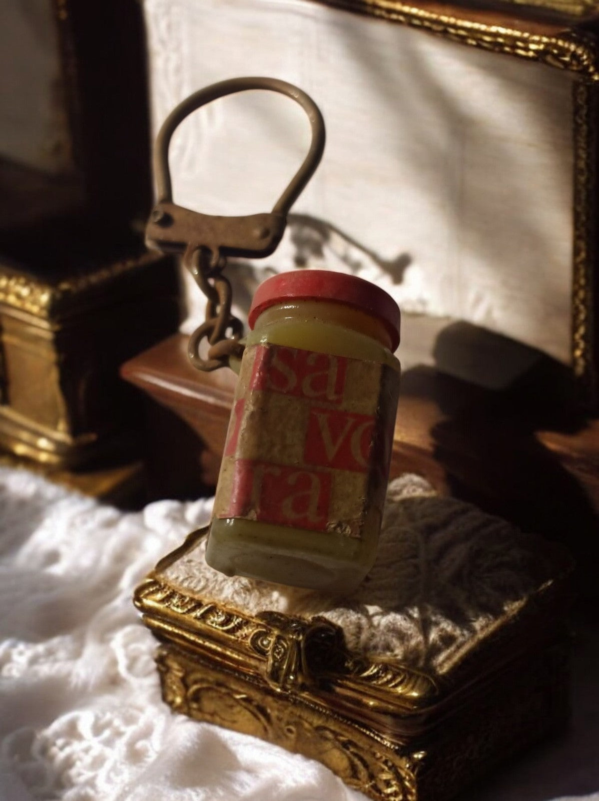 Porte-clés publicitaire vintage bocal miniature verre, rare, déco rétro