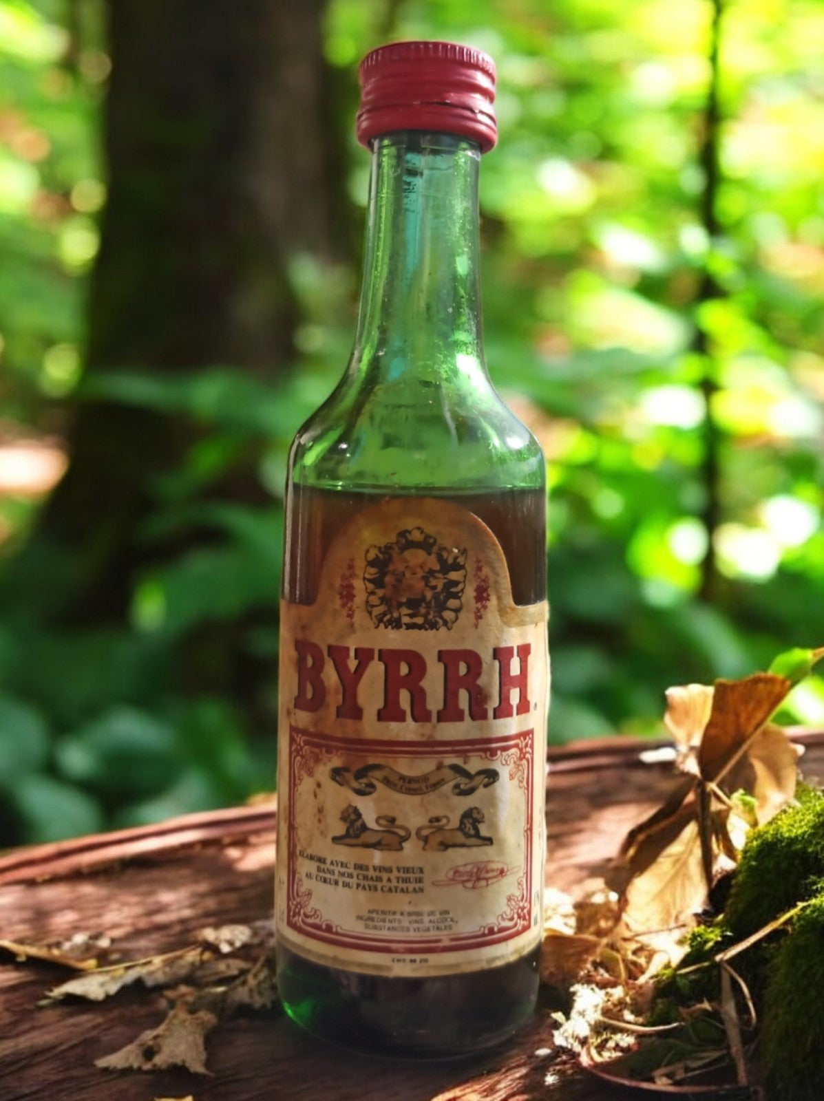 Mignonette ancienne Byrrh bouteille apéritif vintage étiquette d'origine
