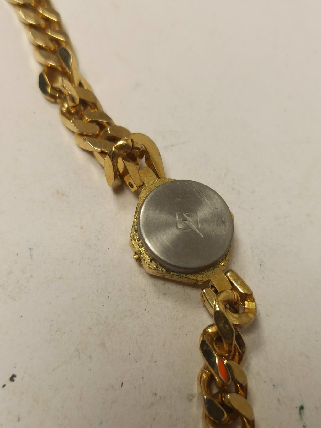 Montre femme vintage bracelet doré digital quartz rétro à restaurer