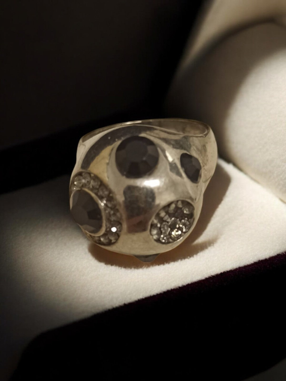 Bague vintage rétro bombée argenté pierres noires taille 57 fantaisie ancien
