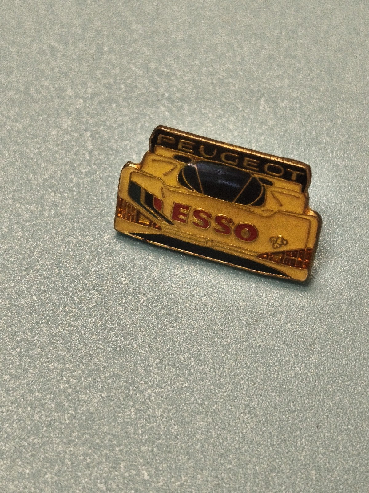 Vintage pin's Esso Peugeot voiture sport automobile collection rare (Ref 13)