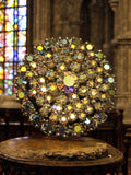 Broche ronde vintage strass irisés style créateur, bijou fantaisie rétro