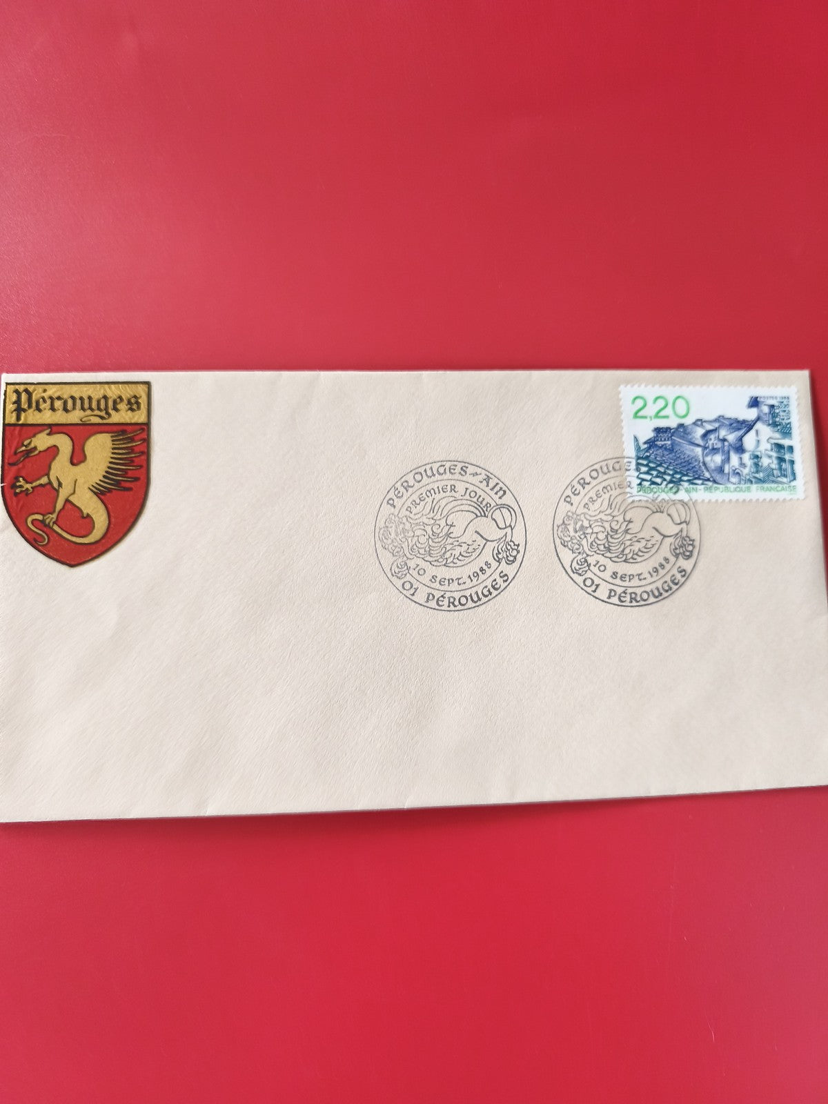Enveloppe philatélie Pérouges blason, timbre 2,20 F et cachets visibles