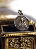Médaille religieuse vintage métal Jésus Sacré-Cœur ronde ancienne pendentif