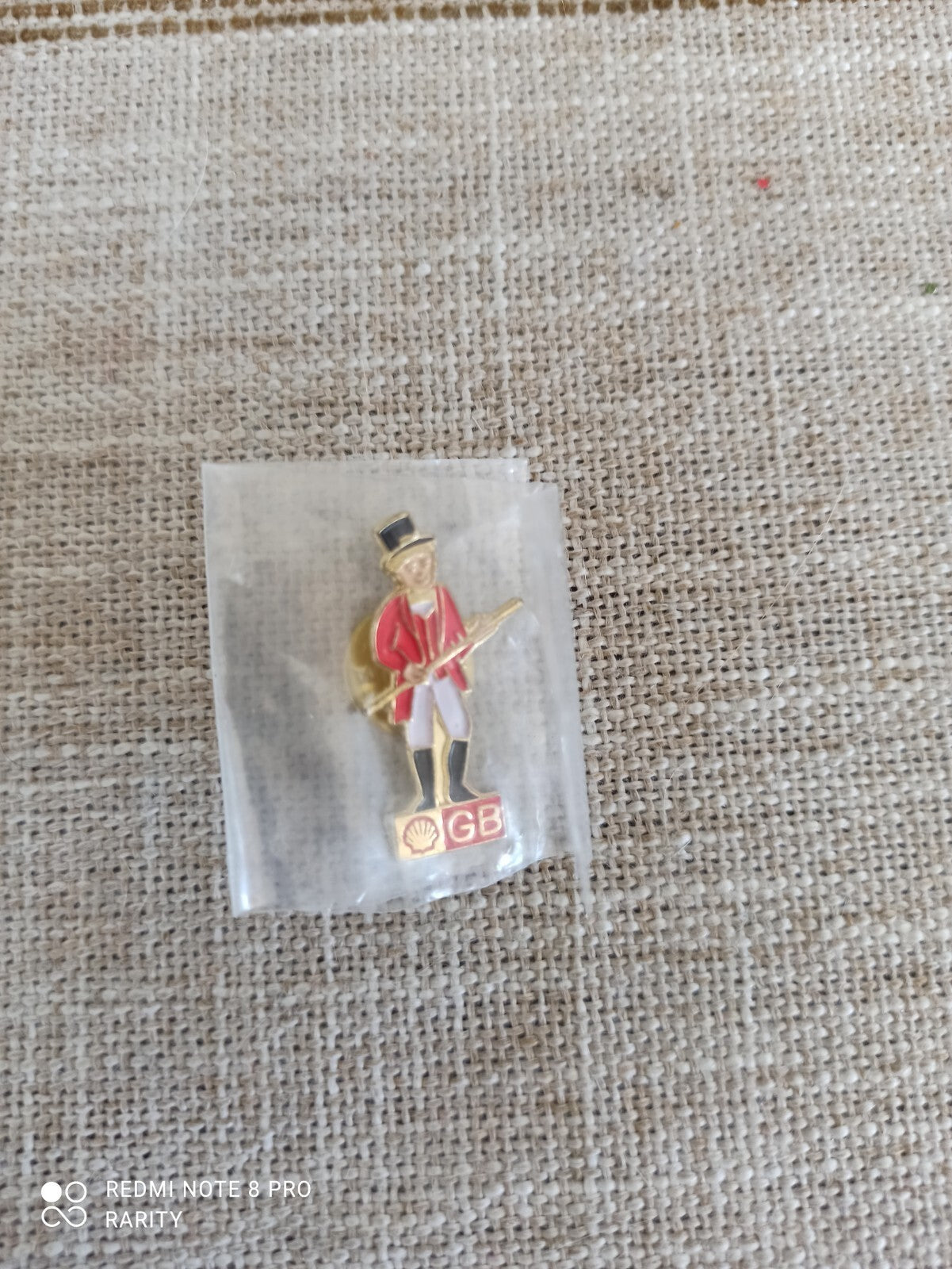 Pin's vintage GB Shell garde britannique émaillé années 80 rétro