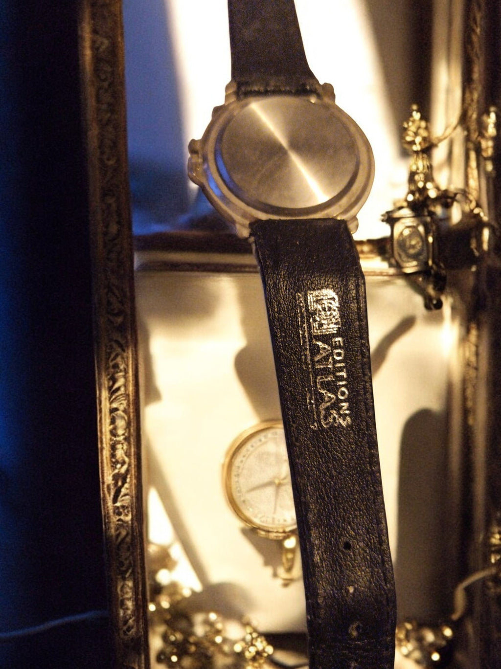 Montre homme vintage Editions Atlas à restaurer cadran uni bracelet noir
