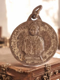 Pendentif religieux catholique vintage métal, Saint Gohard, médaillon ancien