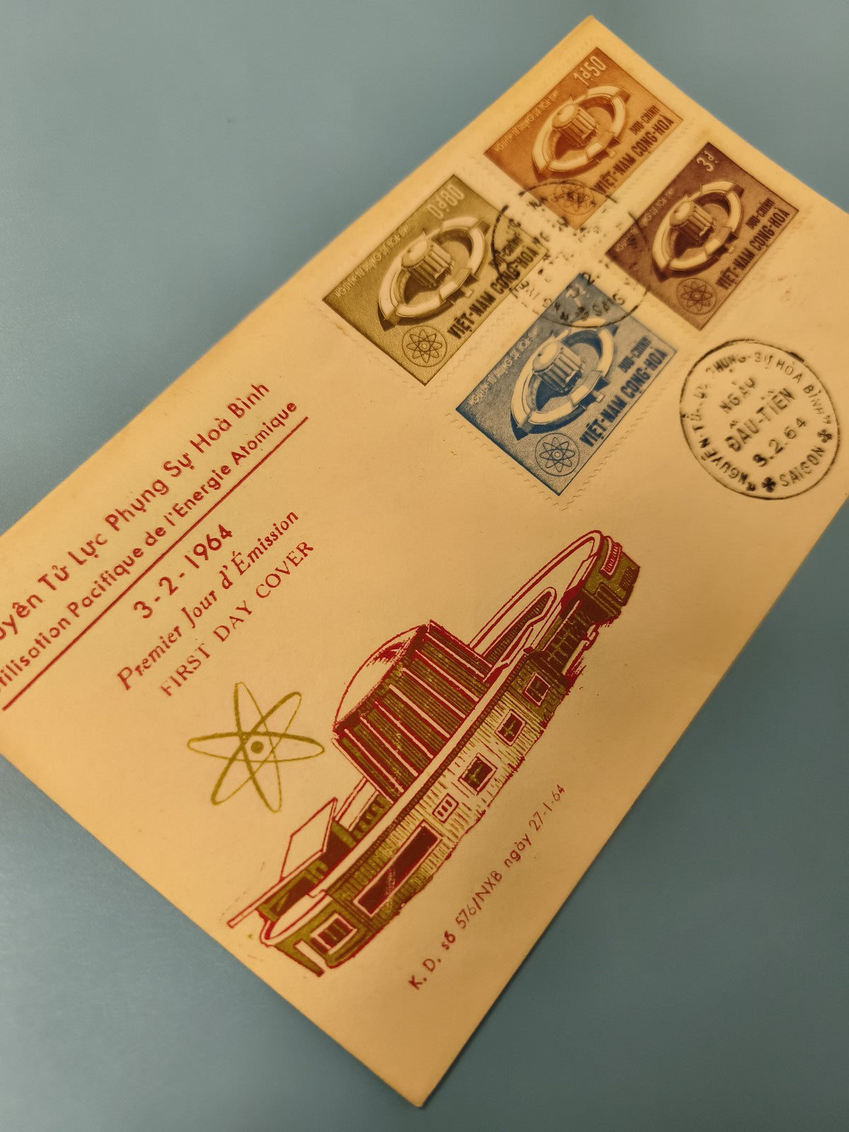 Ancienne enveloppe FDC Vietnam 1964 timbres énergie atomique, cachets visibles